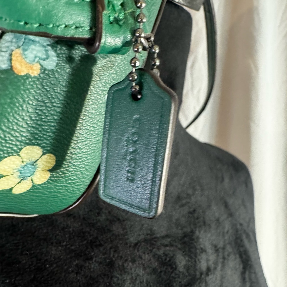 Coach Crossbody Camera Bag – Green Floral Print Leather – Adjustable Strap - Picture 4 of 11